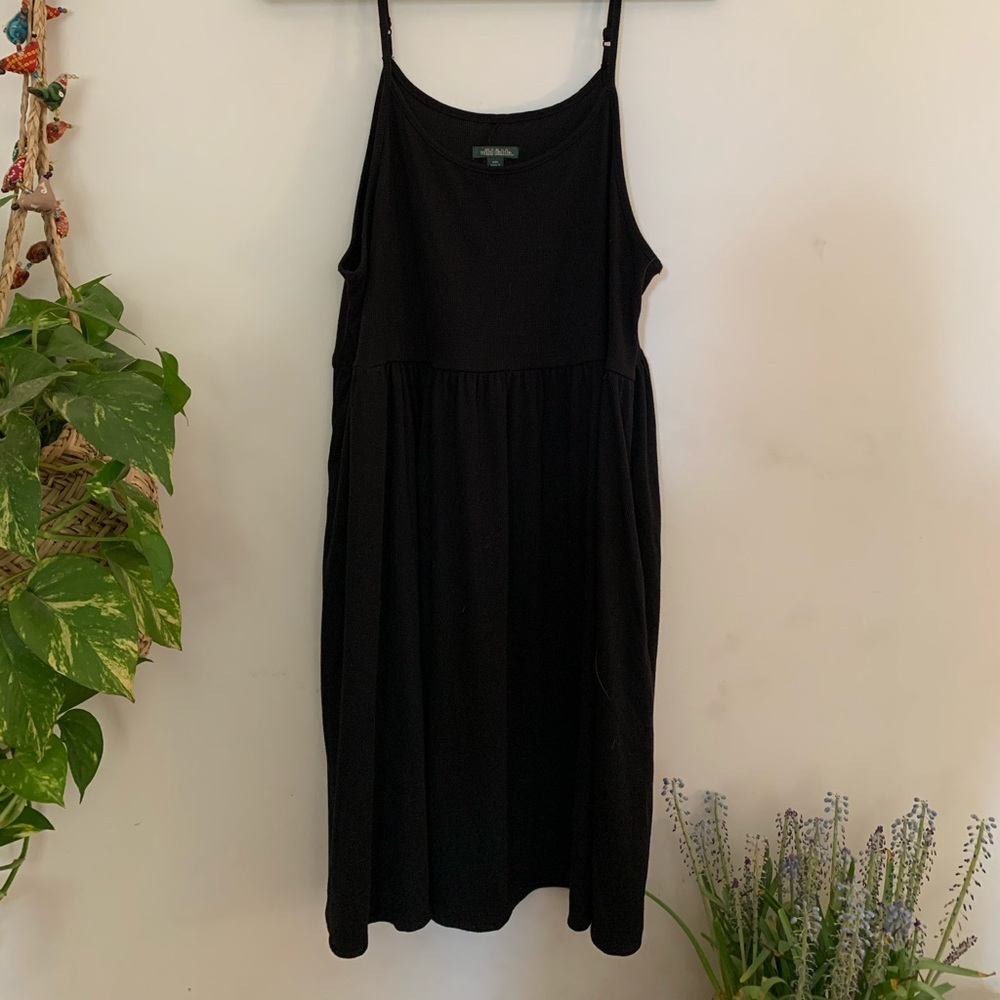 Black dress with pockets